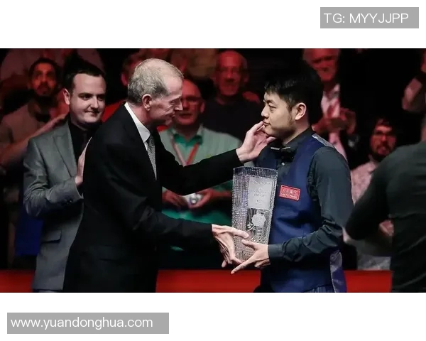 丁俊晖与梁文博在世锦赛的精彩对决引发的热议与期待